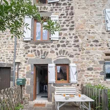 ⟬La Maisonnette De Severine⟭ Saint-Genès-Champanelle Buitenkant foto
